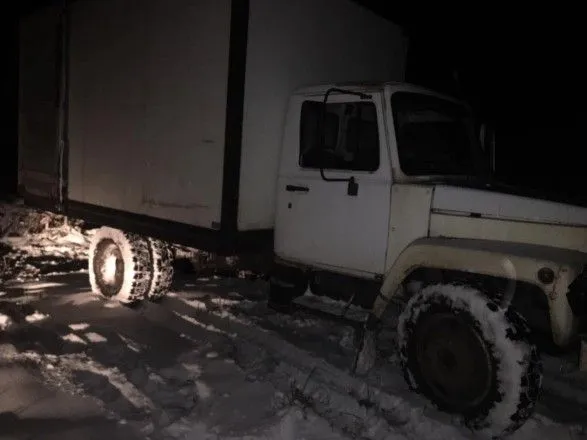 Біля кордону з Росією затримали вантажівку з півтонною сиру