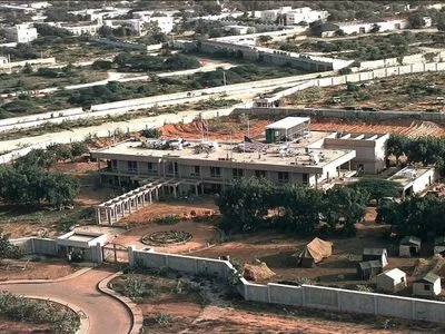 США через 27 лет вновь открыли свое посольство в Сомали