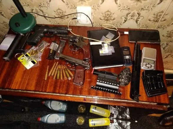 В Запорожье полицейский организовал наркопритон