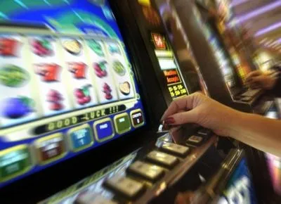 Эксперты: бесконтрольный рынок азартных игр "сжирает" бюджет страны