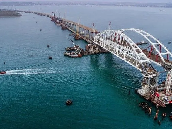 Более 140 судов ожидают прохода через Керченский пролив
