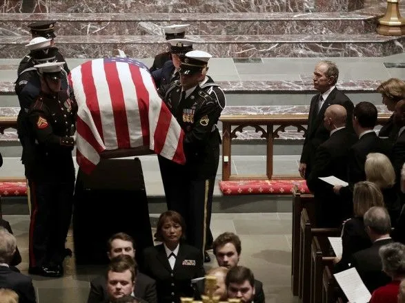 Джорджа Буша-старшого поховали в Техасі