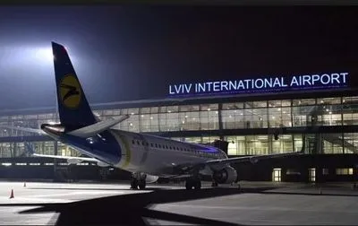 Три сотні людей евакуювали із аеропорту "Львів"
