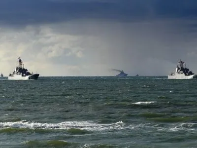 Секретна зброя НАТО і холера: у ЄС зібрали російські міфи про  Азовське море