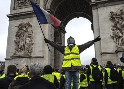 У Франції влада затримала понад 1700 “жовтих жилетів”