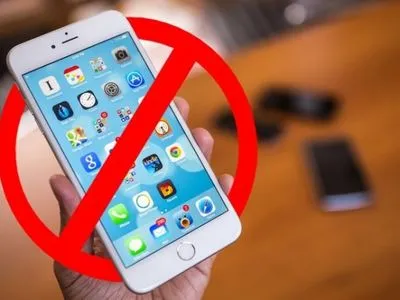 Китайський суд заборонив продаж деяких моделей iPhone