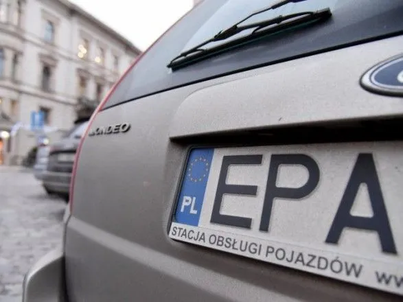 В Украине растаможили первую тысячу авто на "евробляхах"