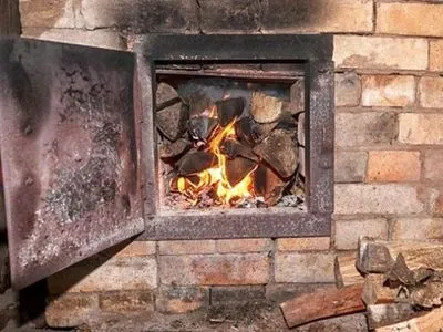 Понад тисяча шкіл в Україні працює на пічному опаленні