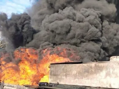 Резервуар з нафтою палає у Львівській області