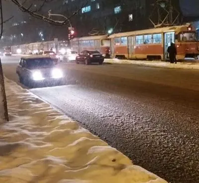 В Киеве остановились трамваи на двух маршрутах