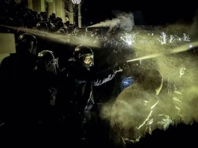 Протесты в Будапеште: у здания парламента произошли столкновения с полицией
