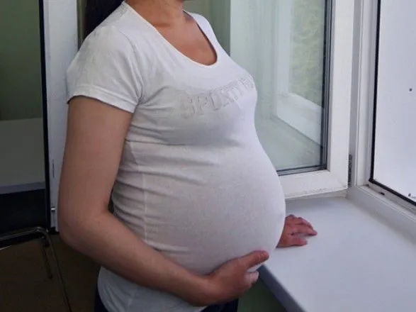 Дитячий Омбудсмен виступає за повну заборону сурогатного материнства в Україні