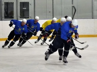 Юниорская хоккейная сборная Украины выиграла первый матч на "Кубке четырех наций"