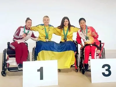 Українські парафехтувальниці здобули повний комплект медалей на старті КС