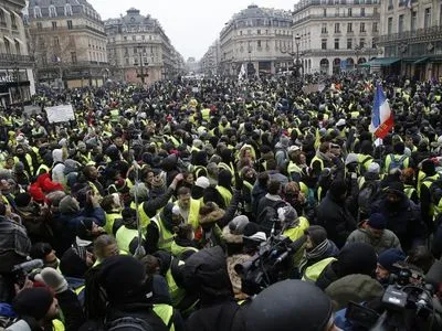 Щонайменше 66 тисяч людей взяли участь в маніфестаціях у Франції 15 грудня