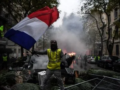 "Желтые жилеты" готовятся к субботним протестам во Франции
