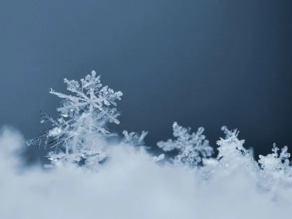 Гололедица и снег: прогноз погоды на понедельник
