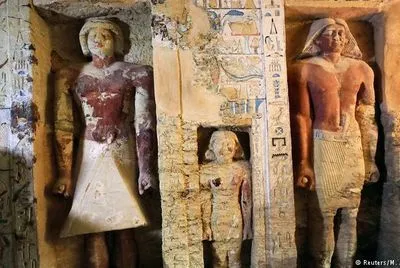 Археологи в Єгипті виявили незайману гробницю віком понад 4 тисячі років