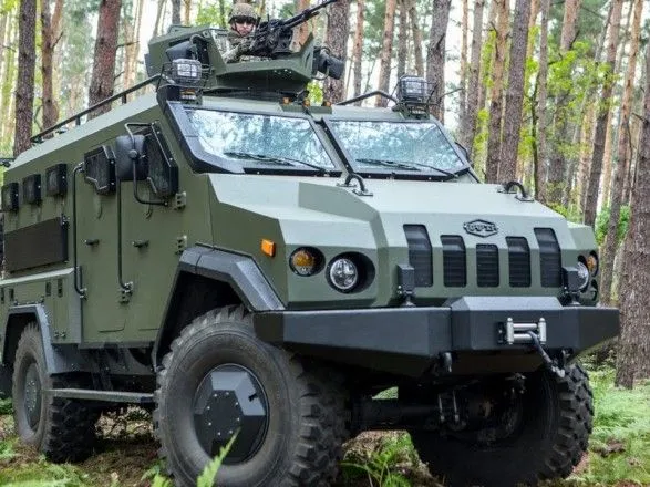 Збройні сили отримали чергову партію броньованих автомобілів "Варта"