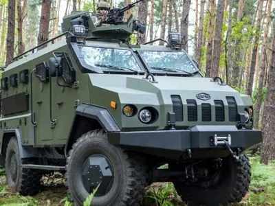 Збройні сили отримали чергову партію броньованих автомобілів "Варта"
