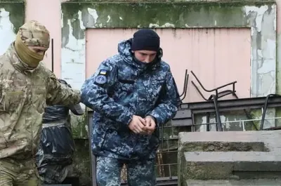 На счетах украинских моряков по 70 долларов