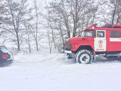 В Хмельницкой области со снежной ловушки спасли 5 детей