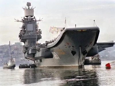 Упавший на палубу российского авианосца "Адмирал Кузнецов" кран уберут до конца следующей недели