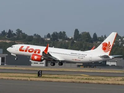 Парламент Индонезии требует от компании Lion Air отменить покупку новых Boeing