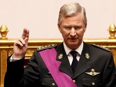 Король Бельгии отложил решение об отставке премьера страны