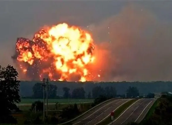 Военная прокуратура назвала основную версию взрывов на арсенале в Калиновке
