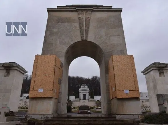 У Львівській міськраді розповіли про ситуацію з левами на цвинтарі орлят