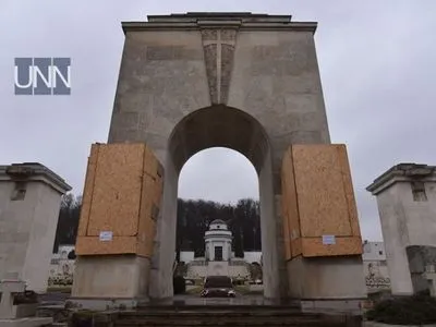 Во Львовском горсовете рассказали о ситуации со львами на кладбище орлят