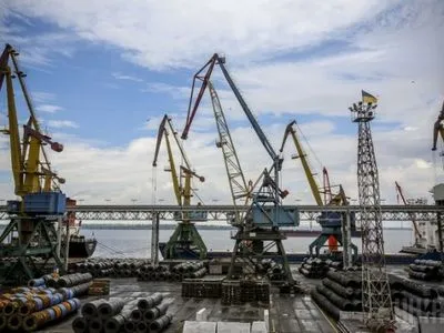 Украинские порты переместили 373 тыс. тонн груза за 2018 год