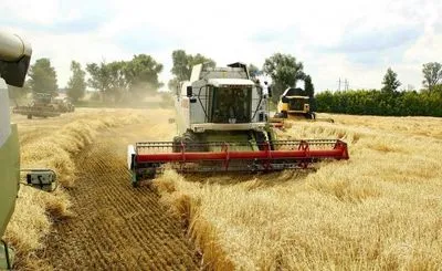 Украинские аграрии собрали рекордный урожай