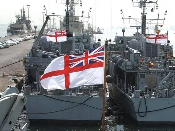 Британський спецназ штурмує італійське судно