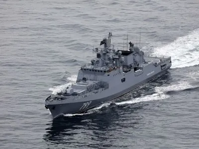 Як УНН російський фрегат в Азовському морі шукав