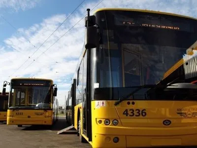 У Києві зміниться графік руху автобусів і тролейбусів