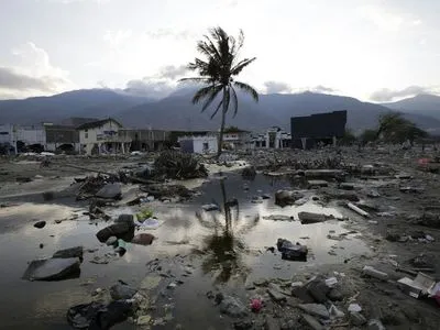 В Индонезии не менее 20 человек погибли из-за цунами