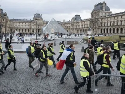 Число затриманих на акції "жовтих жилетів" у Франції зросло до 220