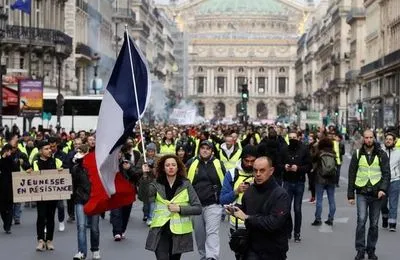 На протестах в Париже задержано 30 человек