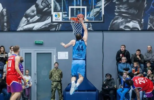Баскетболисты "Днепра" прервали победную серию харьковского "Политехника"