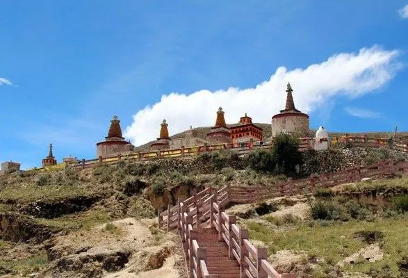 tisyachi-lyudey-evakuyovani-pislya-zemletrusu-v-tibeti