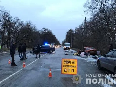 Два авто столкнулись лоб в лоб в Днепропетровской области, есть погибший