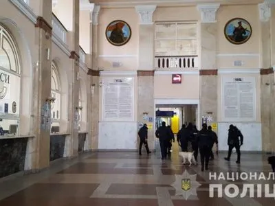 Взрывчатки на вокзале и автостанции в Одессе не нашли
