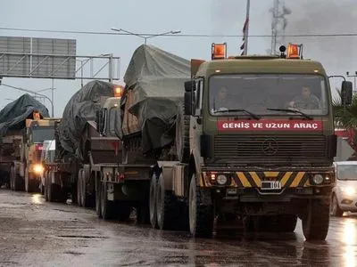 Турция стягивает бронетехнику на границу с Сирией