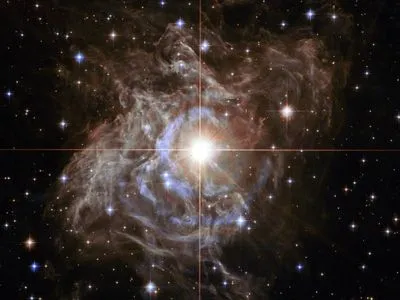 Hubble сфотографировал космический "рождественский венок"