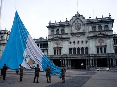 Уряд Гватемали відреагував на смерть дитини в центрі для нелегалів у США