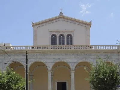 Взрыв бомбы возле церкви в Афинах: пострадал полицейский