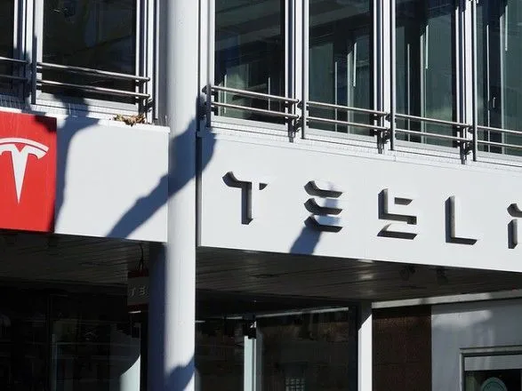 Tesla анонсировала двух станций зарядок Tesla Supercharger в Украине