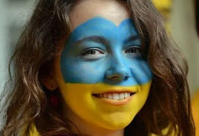 Большинство украинцев думает о будущем страны с надеждой - исследование